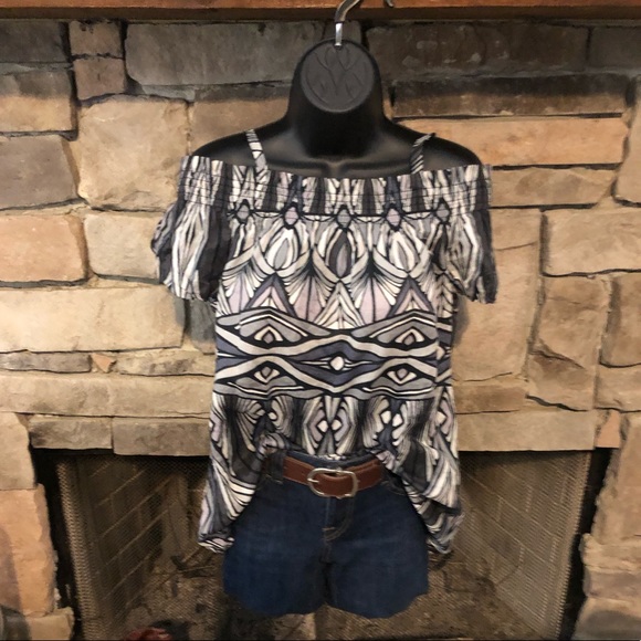 Top - Picture 2 of 6